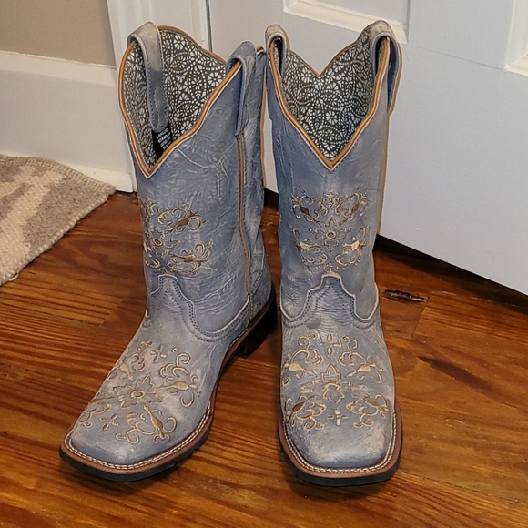 Laredo Shoes - NWOT Blue Laredo's 💙